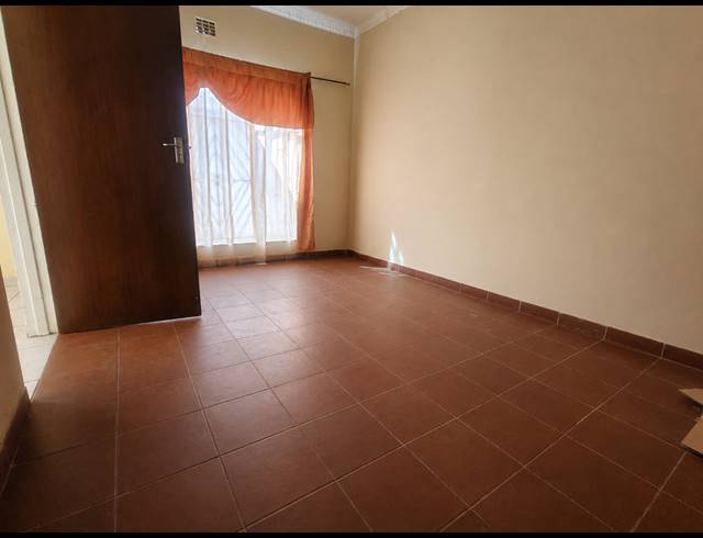 5 BEDROOM HOUSE FOR SALE IN BONANNE